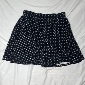 Skater Skirt. SO. Kids Medium. Black and White Pattern